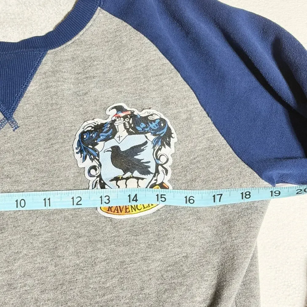 Harry Potter Ravenclaw Sweatshirt Small Universal Studios Spell Out Crewneck